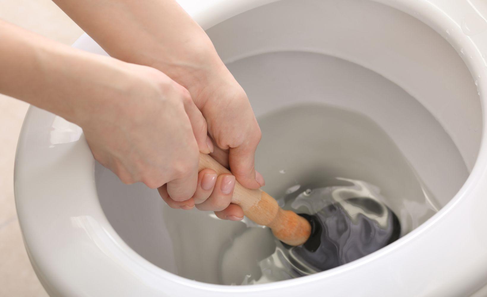 Comment déboucher toilette