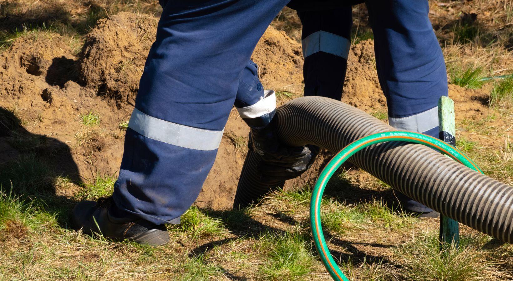 Comment faire un débouchage de canalisation grâce un furet - SOS Plombier  Nîmes