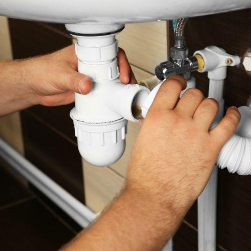 Comment déboucher un lavabo efficacement ?