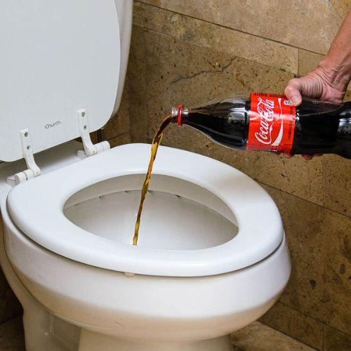 Deboucher vos toilettes au coca cola 1 