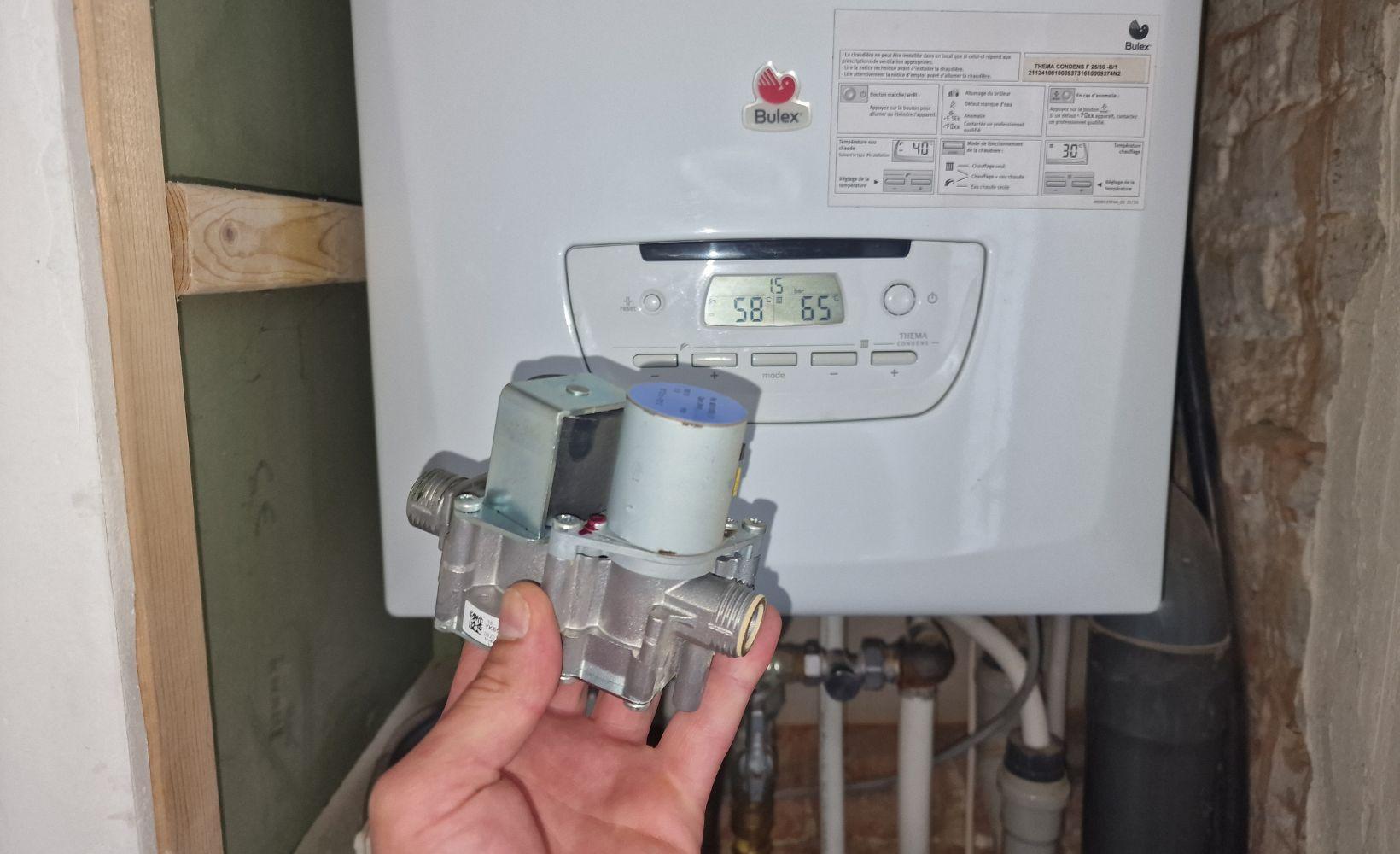 Depannage et remplacement du bloc gaz pour chaudieres bulex a cause du code erreur f28 et f54